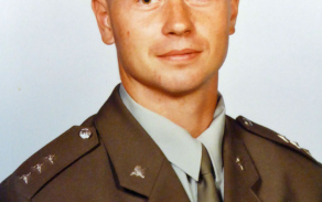 praporčík David Bláha (9. 11. 1979 - 9. 12. 2004)
