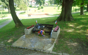Nové umístění pomníku v Parku přátelství.