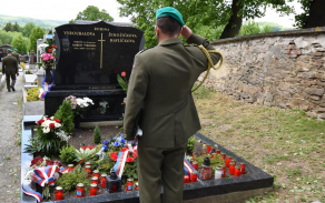 Vzdáváme hold. Foto: 73. tankový prapor