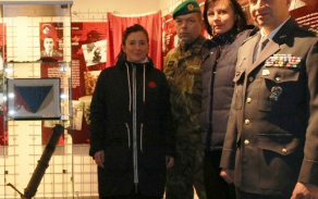 Účastníci pietního setkání v Ležákách v rámci akce Běh pro válečné veterány