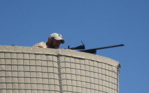 Adrian Werner při obraně základny Wardak na konci května 2011.